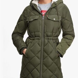 Levi’s Women’s M Soft Sherpa Lined Diamond Quilted Long Parka in Sage Green